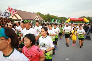 BIB: 
                            <button type="button" onclick="openModal(3530741)" class="btn btn-primary btn-sm float-right btn-popup" data-toggle="modal" data-target=".modal-high-quality">
                        <i class="fas fa-shopping-cart"></i> Add to Cart
                    </button>
                                            <button type="button" onclick="isThisMe(3530741, true)" class="btn btn-success btn-sm float-right btn-popup btn-isme hidden" data-toggle="tooltip" data-placement="bottom" title="นี่คือรูปของคุณใช่ไหม คลิกที่นี่เพื่อเอาเข้าอัลบั้ม">
                        <i class="fas fa-plus"></i> Add to album
                    </button>
                    <button type="button" onclick="isThisMe(3530741, false)" class="btn btn-warning btn-sm float-right btn-popup btn-isnotme hidden">
                        <i class="fas fa-ban"></i> Remove from album
                    </button>